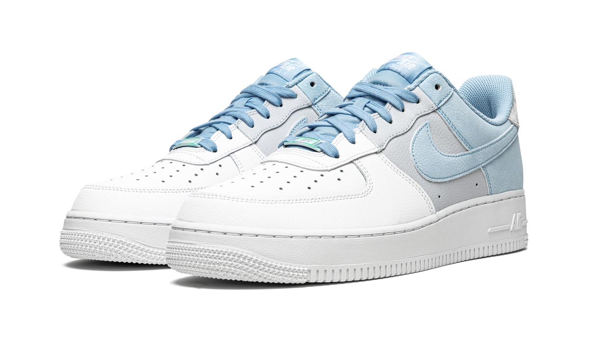 Air Force 1 '07 LV8 "Psychic Blue" CZ0337 400