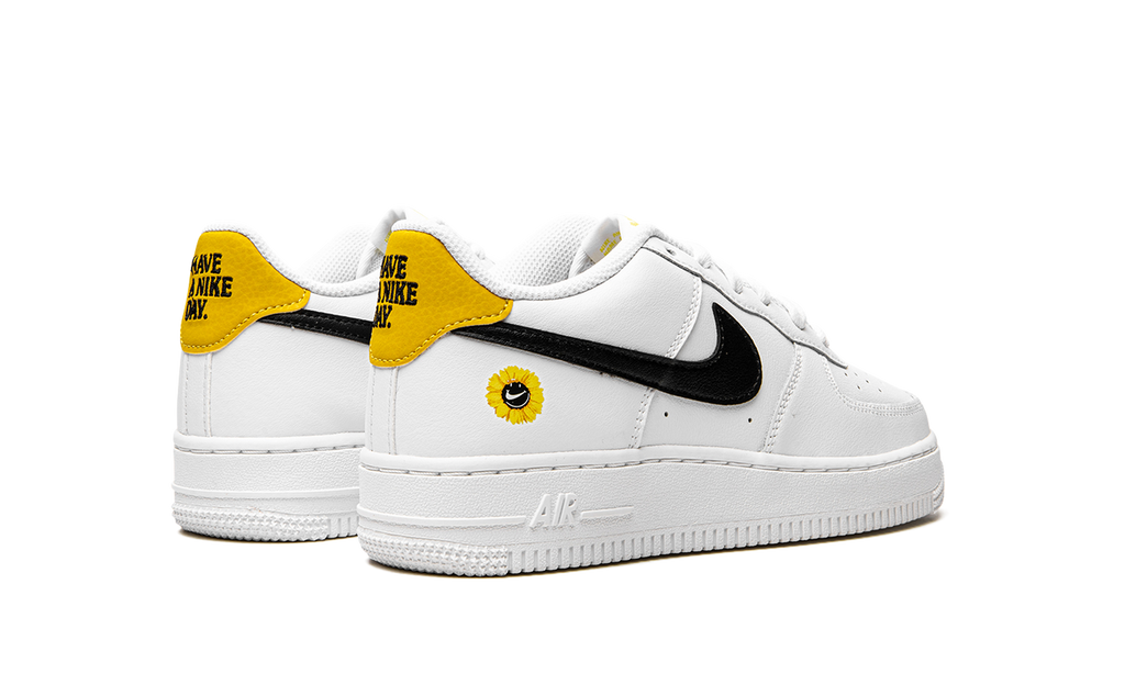 AIr Force 1 LV8 (GS) "Have a Nike Day - Daisy" DM0983 100