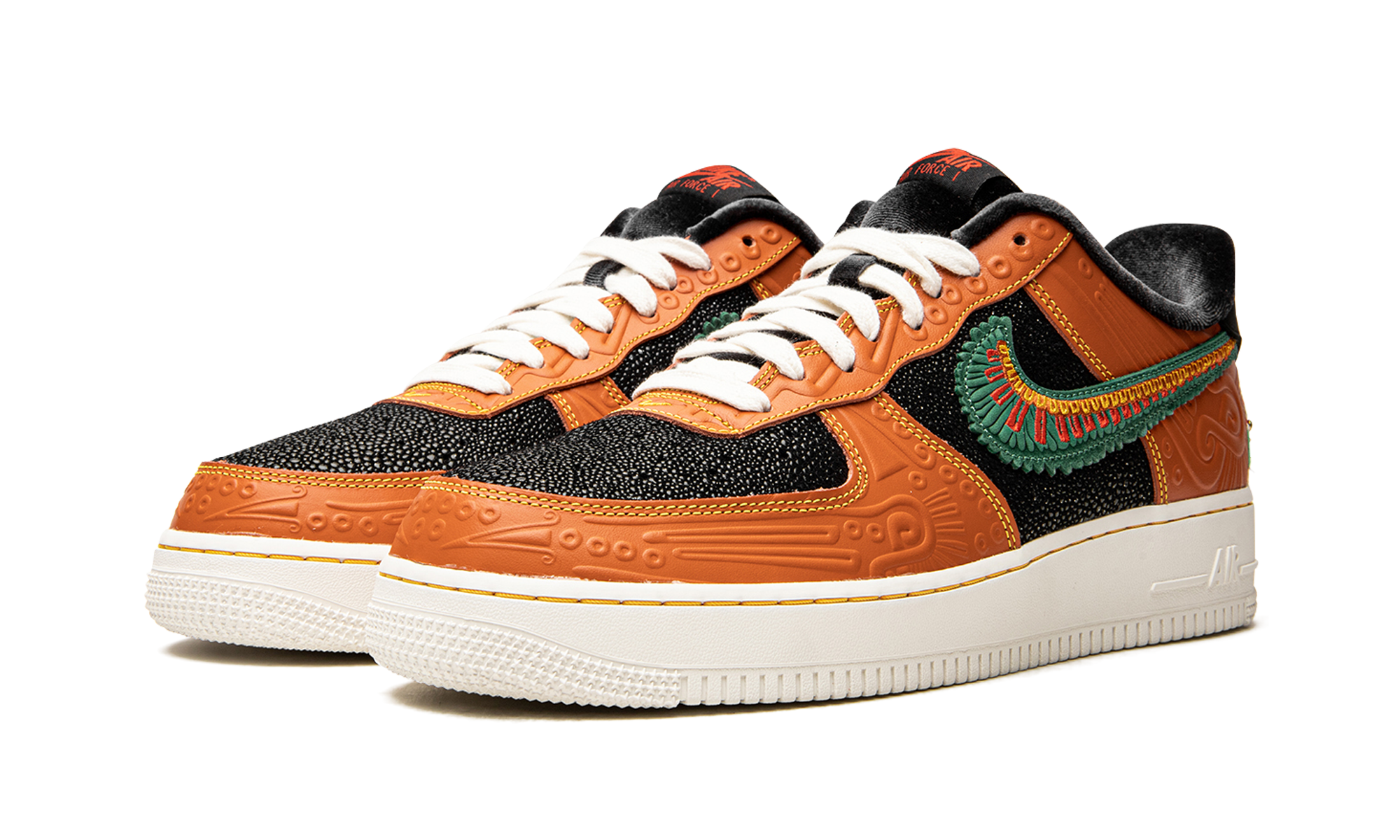 Air Force 1 '07 LX "Siempre Familia" DO2157 816