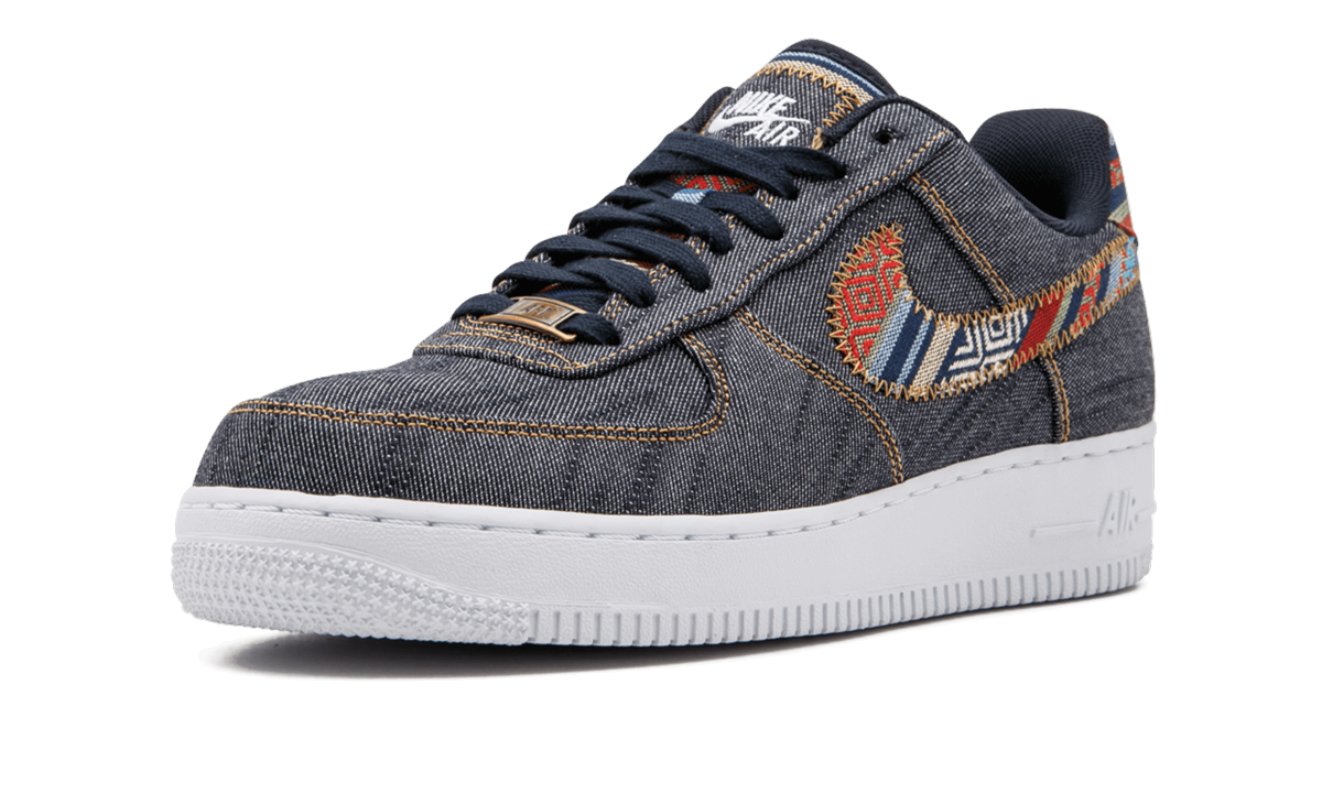Air Force 1 07 LV8 "Dark Obsidian" 823511 402