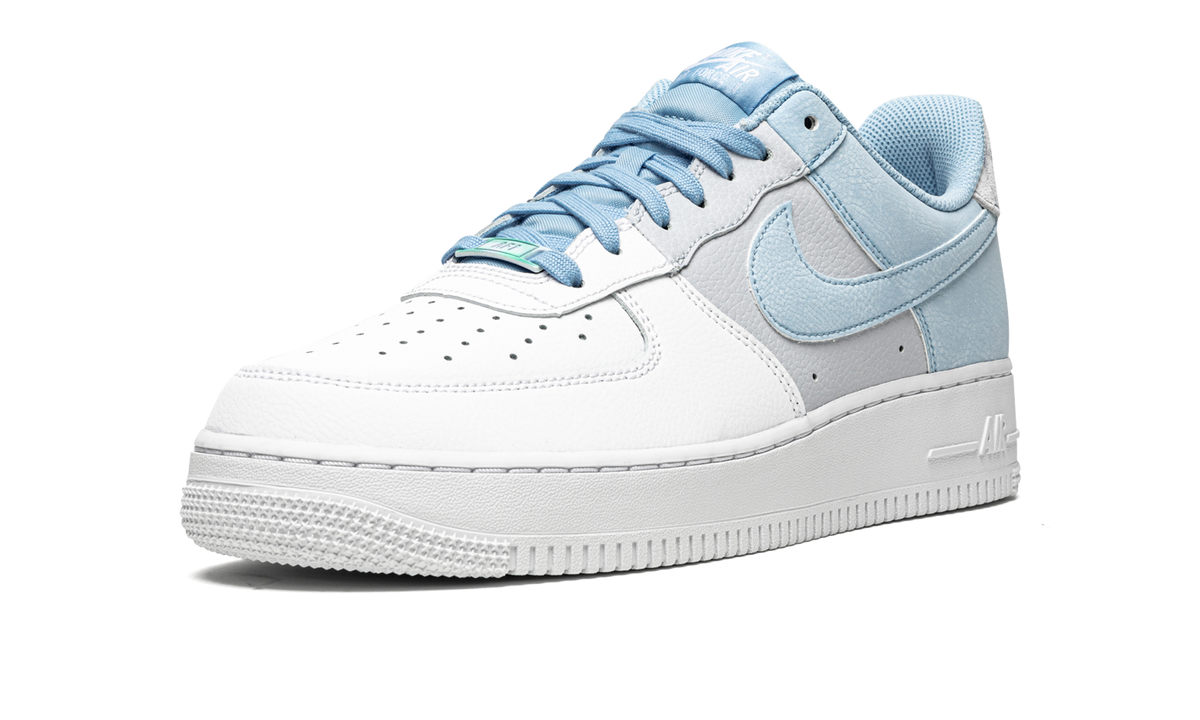 Air Force 1 '07 LV8 "Psychic Blue" CZ0337 400
