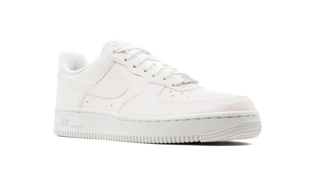 AIR FORCE 1 '07 MNS WMNS "Reflective White" DC2062 100