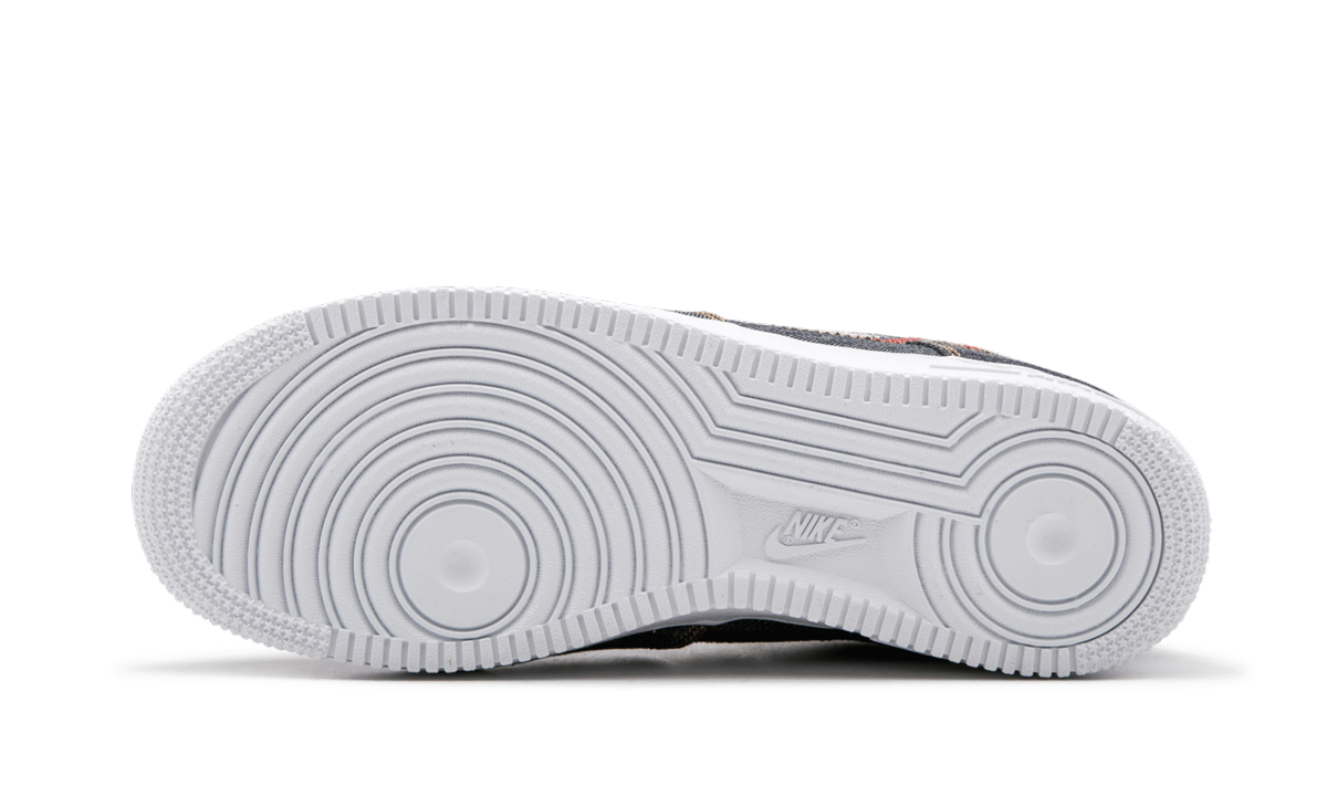 Air Force 1 07 LV8 "Dark Obsidian" 823511 402