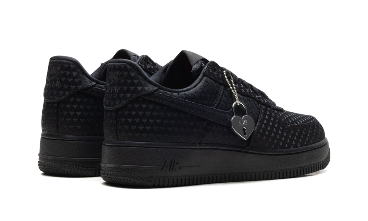 Air Force 1 Low WMNS "Valentine's Day - Triple Black" IQ9965 001