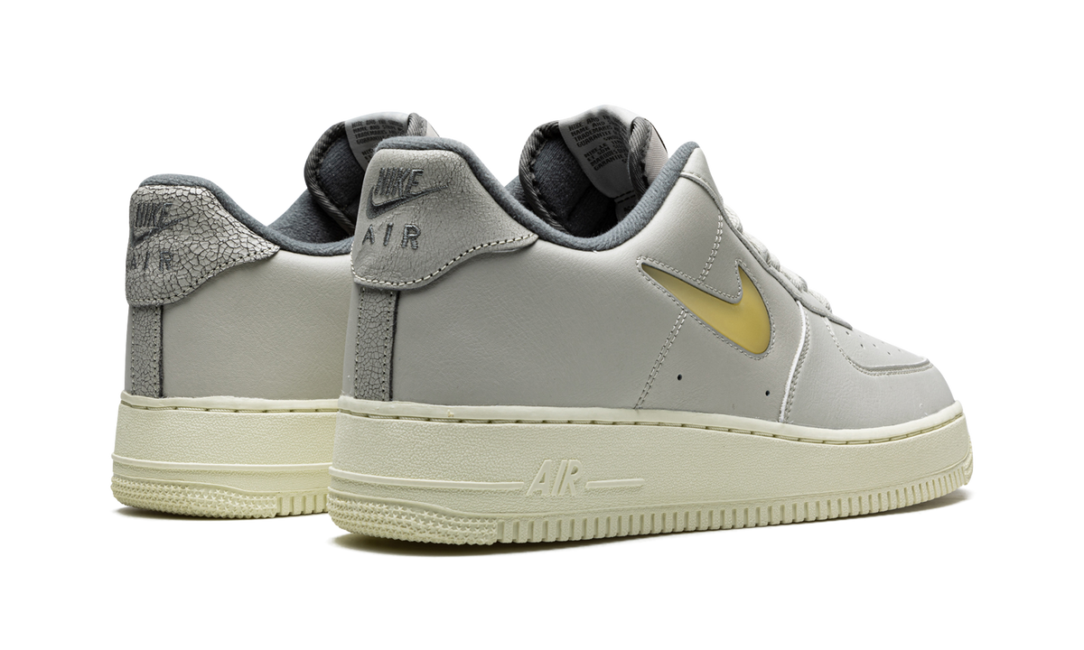 Air Force 1 '07 LX "Light Bone" DC8894 001