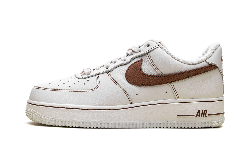 Air Force 1 '07 LV8 "Ivory Saddle Bro" HQ2037 101