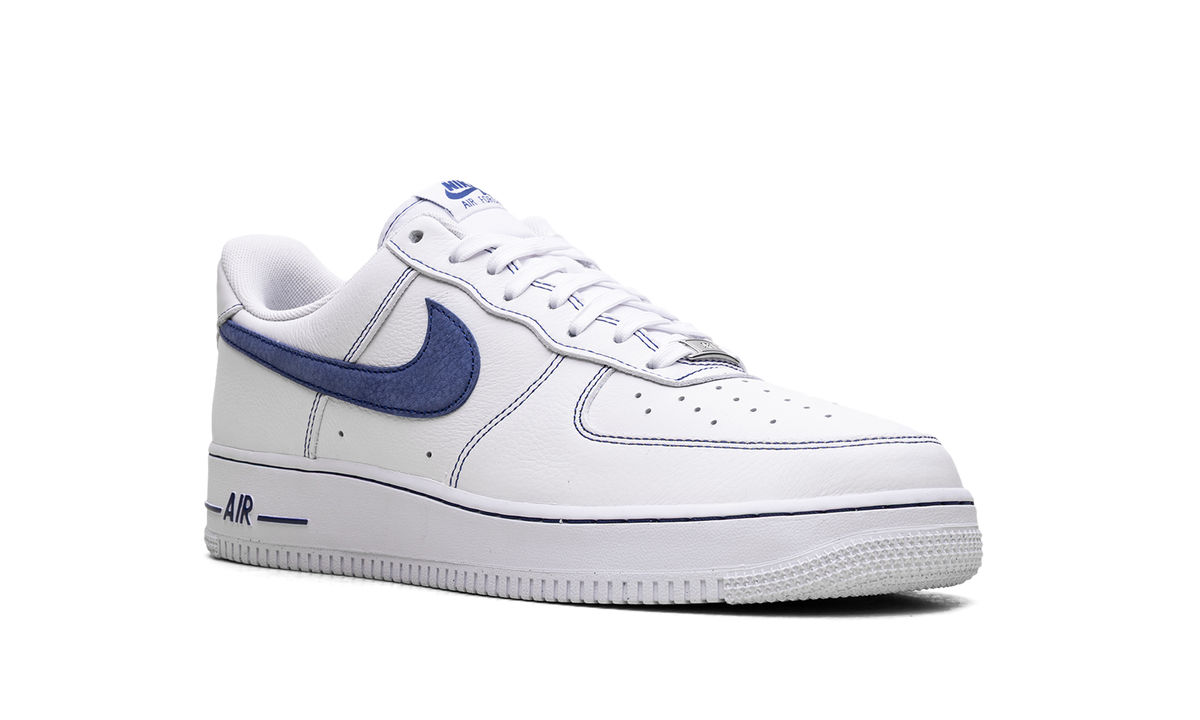 Air Force 1 '07 LV8 "White Deep Royal Contrast Stitch" HQ2037 100