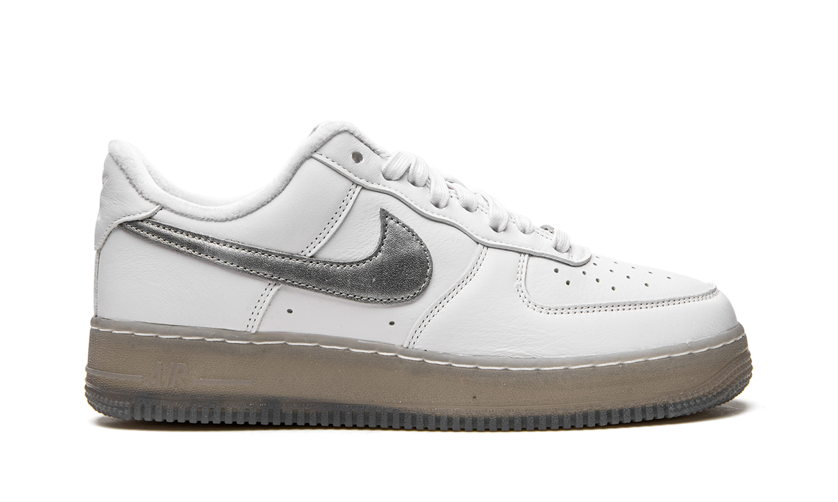 Air Force 1 "White / Metallic Silver" DX3945 100