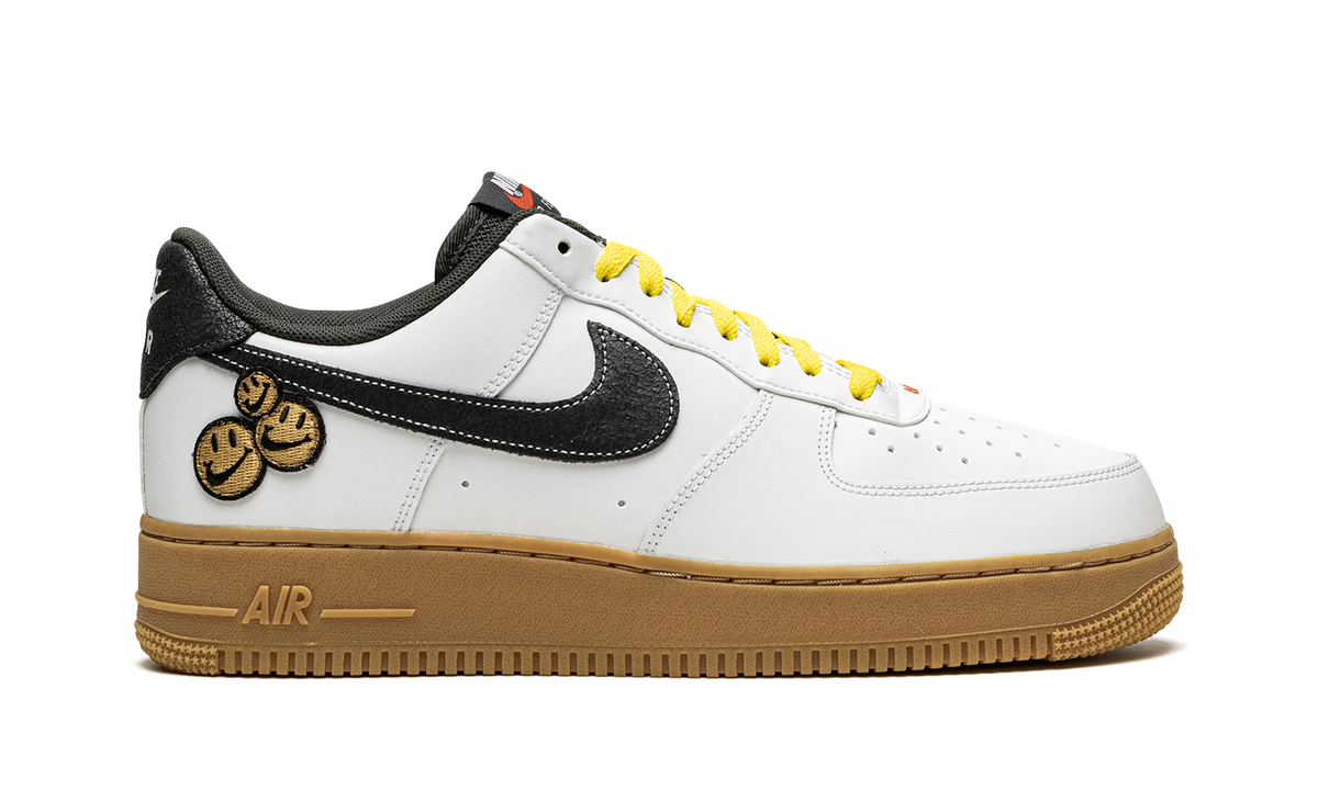 Air Force 1 Low '07 LV8 "Go The Extra The Smile" DO5853 100