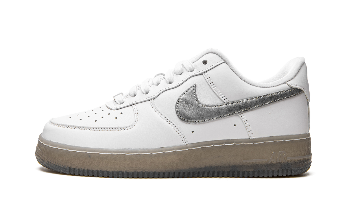 Air Force 1 "White / Metallic Silver" DX3945 100
