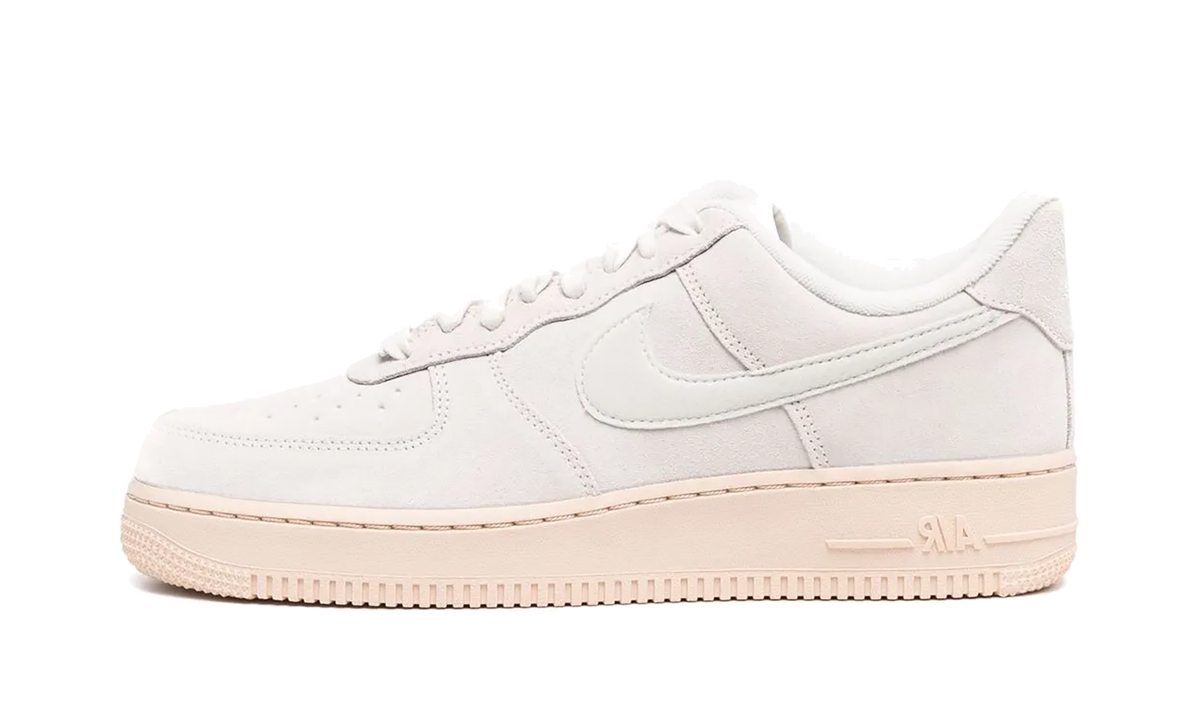 Air Force 1 Low "Winter Premium Summit White Suede" DO6730 100