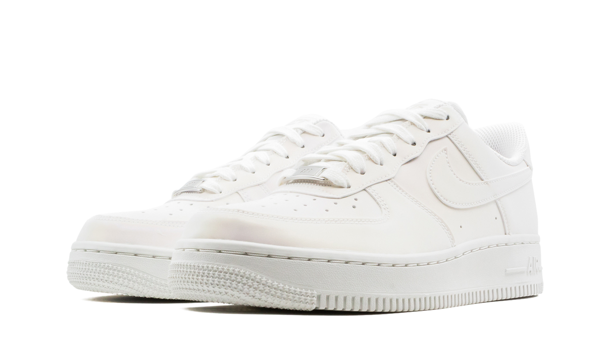 AIR FORCE 1 '07 MNS WMNS "Reflective White" DC2062 100