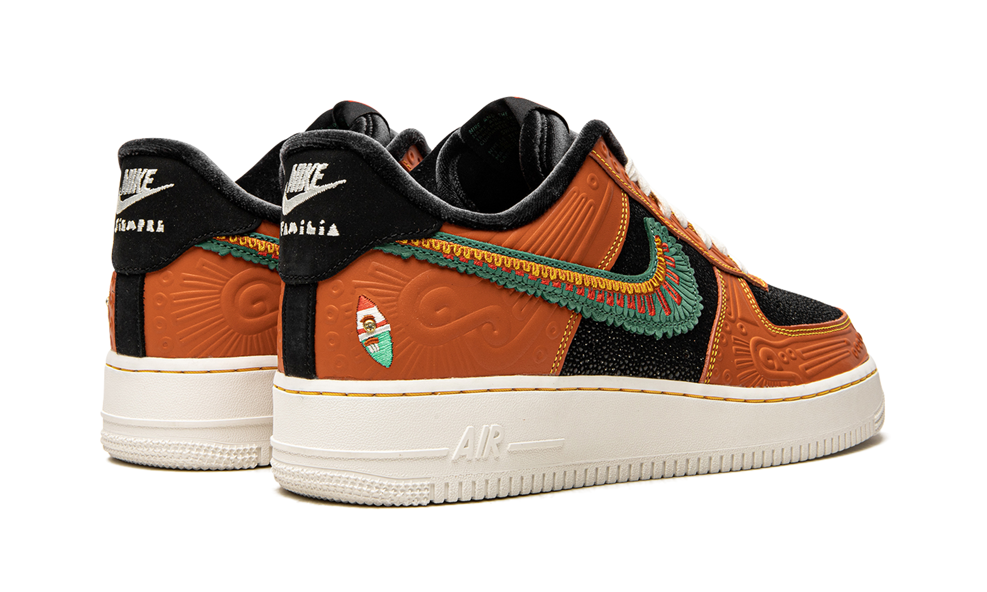 Air Force 1 '07 LX "Siempre Familia" DO2157 816