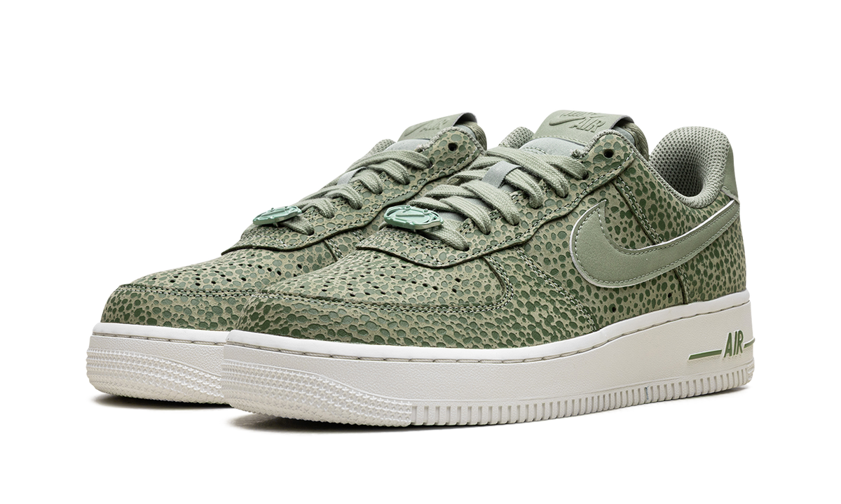 AIR FORCE 1 '07 WMNS "Green" FV6519-200