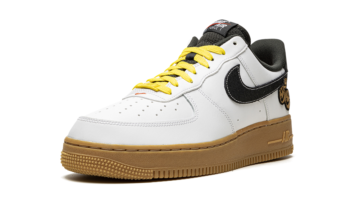 Air Force 1 Low '07 LV8 "Go The Extra The Smile" DO5853 100