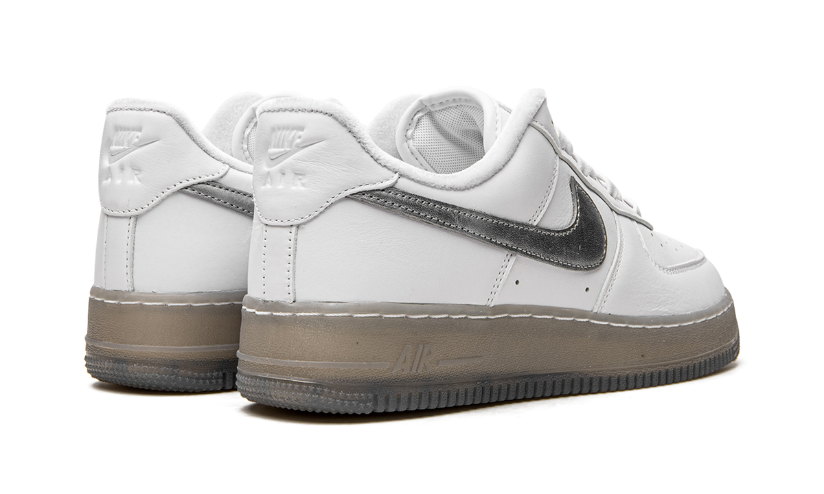 Air Force 1 "White / Metallic Silver" DX3945 100