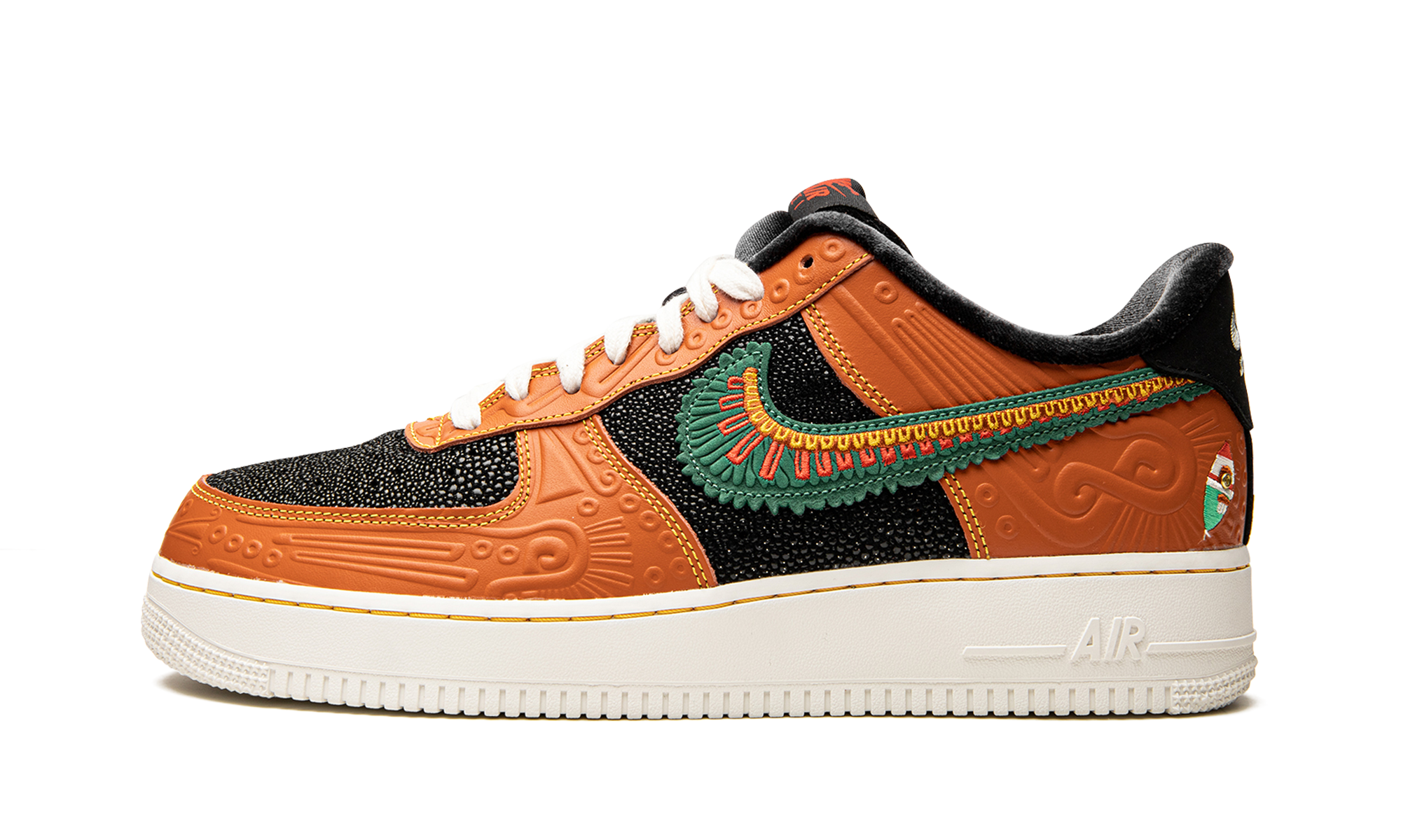 Air Force 1 '07 LX "Siempre Familia" DO2157 816